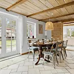 Σπίτι διακοπών 4 Bedroom Cozy In *