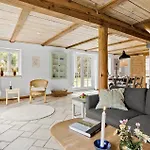 4 Bedroom Cozy In Σπίτι διακοπών