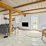 4 Bedroom Cozy In