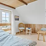 4 Bedroom Cozy In Vestervig