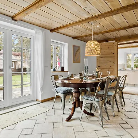 Prázdninový dům 4 Bedroom Cozy In *