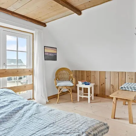 4 Bedroom Cozy In Vestervig