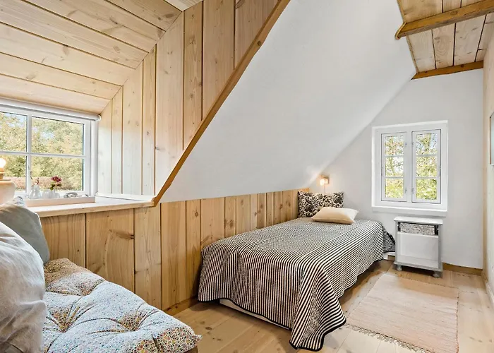 Σπίτι διακοπών 4 Bedroom Cozy In *