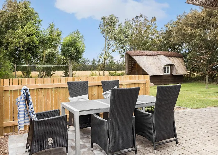 4 Bedroom Cozy In Σπίτι διακοπών *